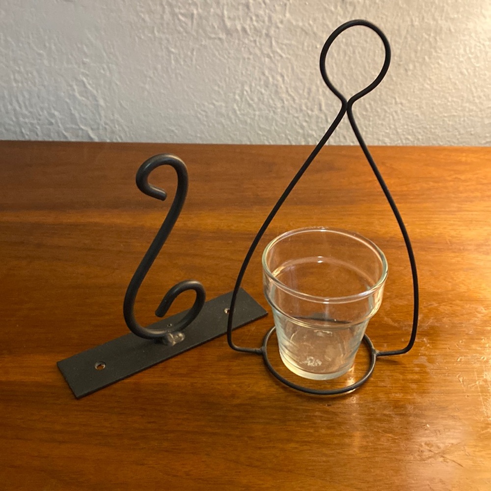 Hanging Wall Sconce
